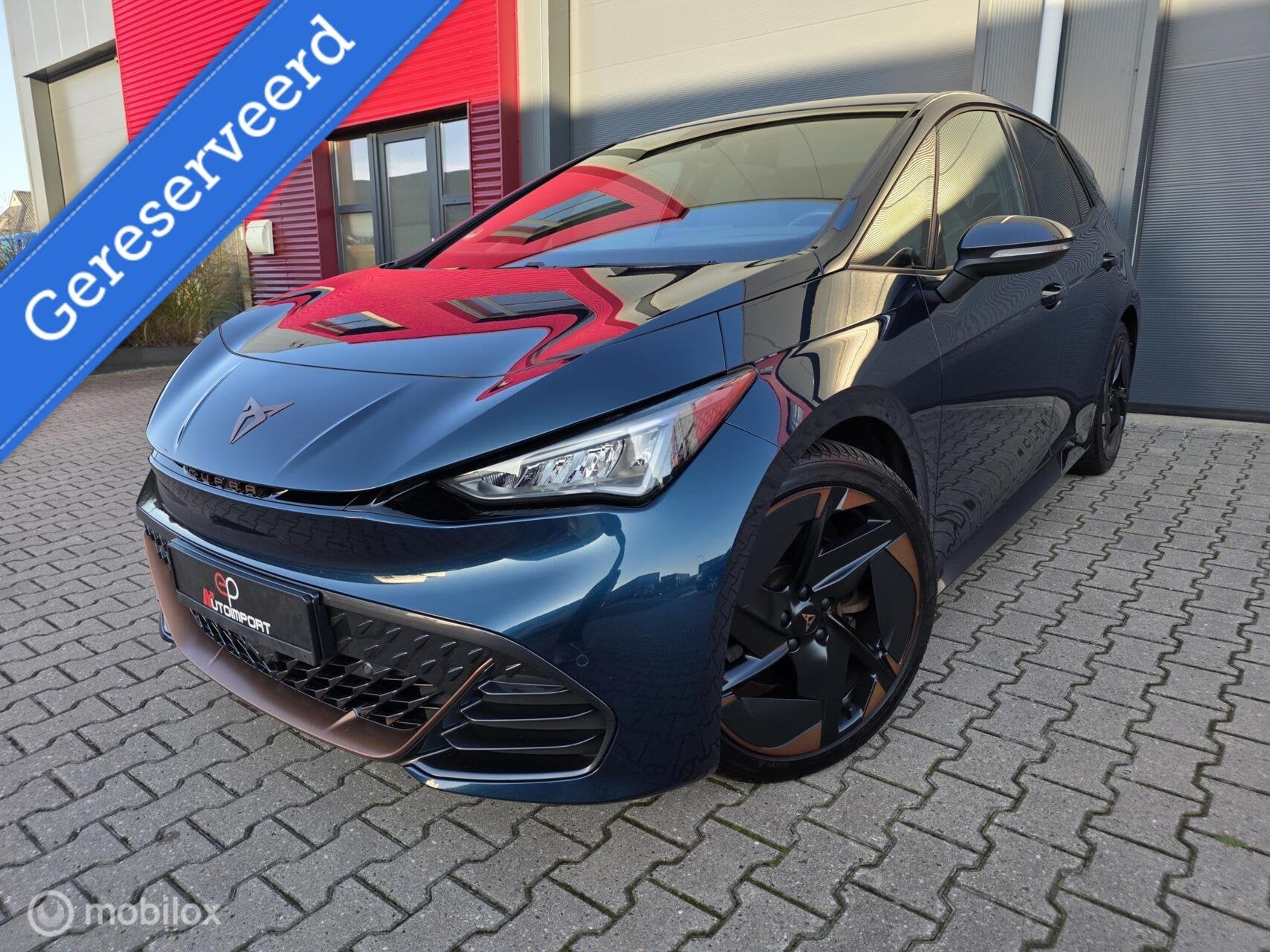 CUPRA Born Copper/ SOH 91.6% / Pano-dak/ HUD / Warmtepomp, Auto's, Automaat, Dealer onderhouden, Gebruikt, Blauw