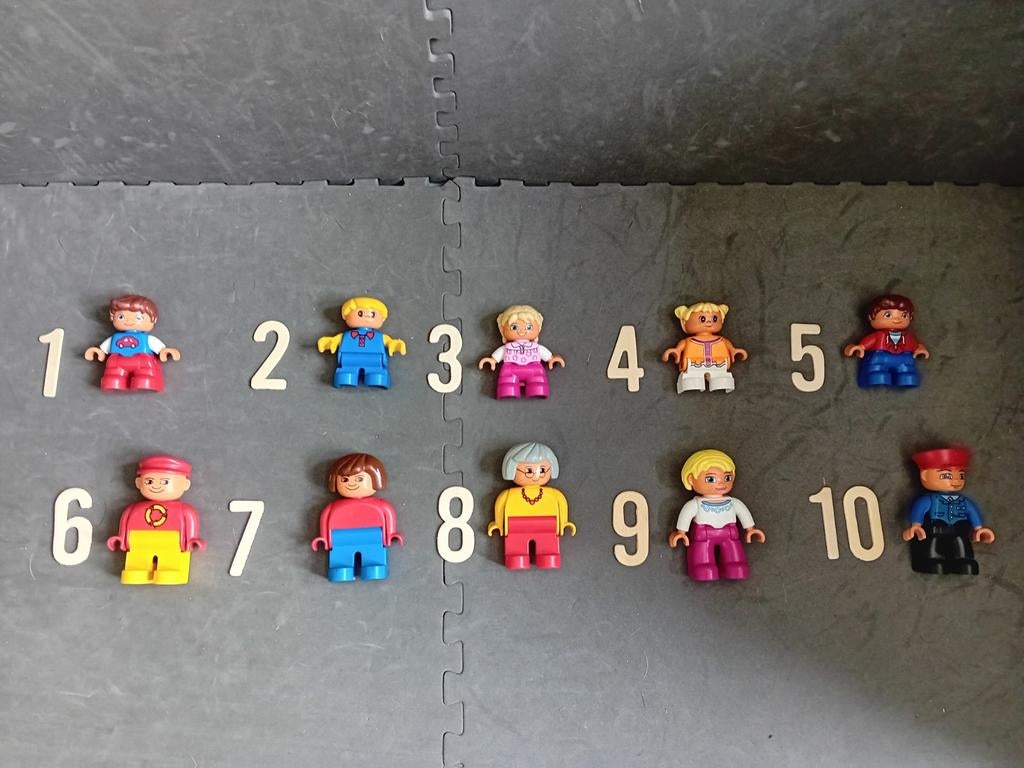 Lego Duplo 10 poppetjes, Inclusief minifiguren, Gebruikt, ., Ophalen of Verzenden