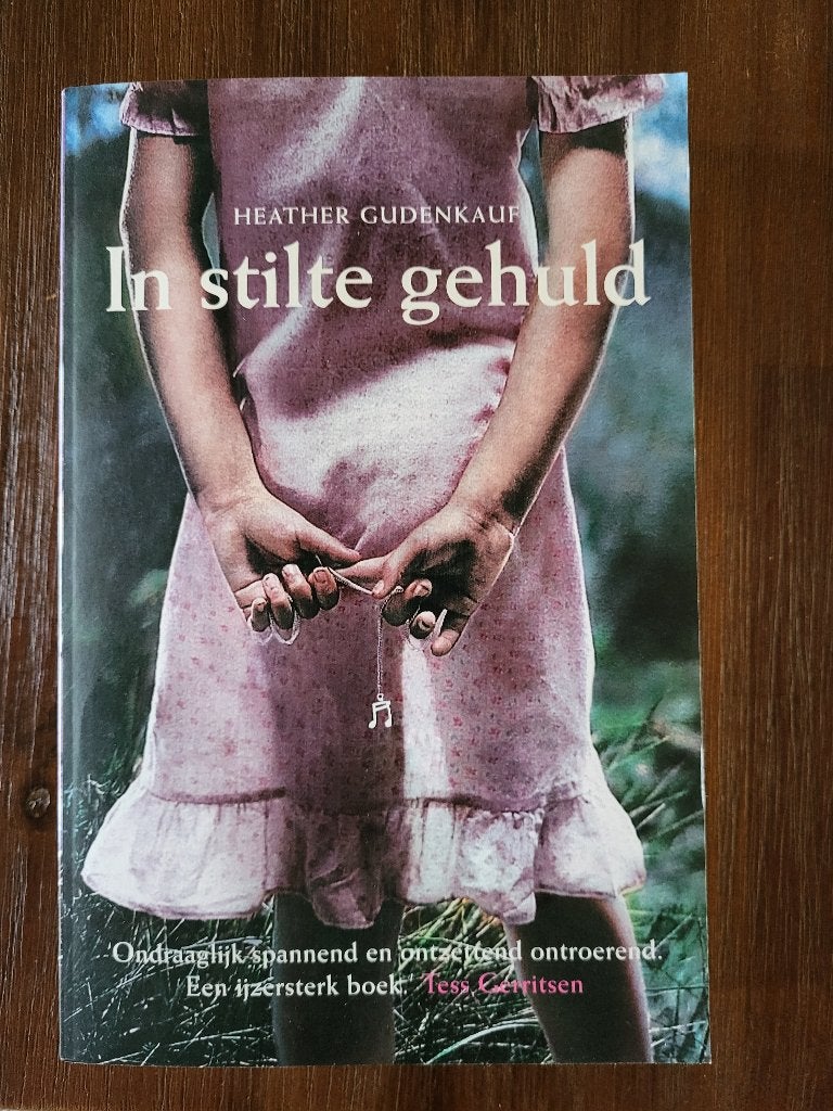 boek - In stilte gehuld - Heather Gudenkauf, Boeken, Ophalen of Verzenden, Zo goed als nieuw, Heather Gudenkauf, Nederland