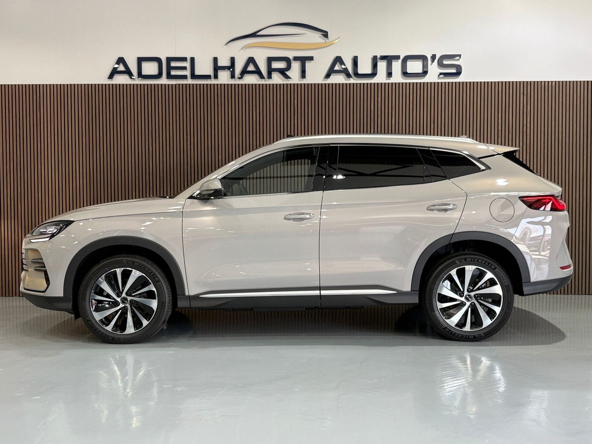 BYD SEAL U 1.5 T DM-i AWD Design 325 PK / Panorama / Lederen, Auto's, Automaat, Dealer onderhouden, Seal U, 1498 cc