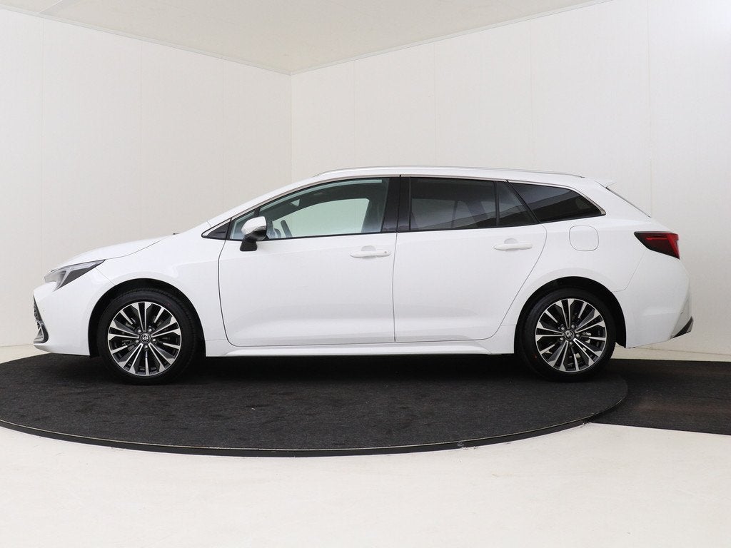 Toyota Corolla Touring Sports Hybrid 180 Business Plus *DEMO, 12 maanden, 450 kg, 4 cilinders, 179 pk