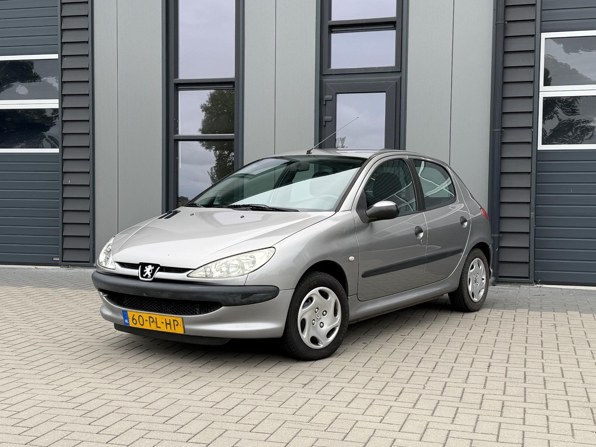 Peugeot 206 1.4 Pop' Art | 5 Deurs |, Auto's, Peugeot, Voorwielaandrijving, Stof, 31 €/maand, 4 cilinders