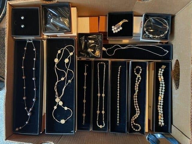 Sieraden ui de Texfree shop KLM, Ophalen of Verzenden, Overige materialen, Overige typen