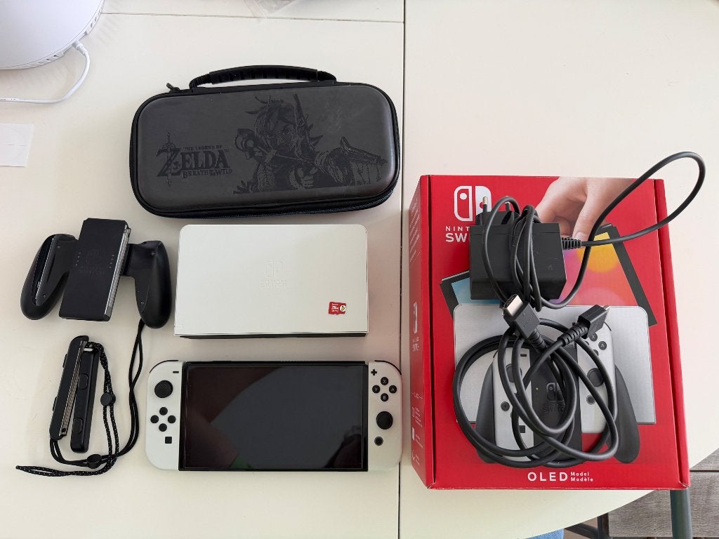 Nintendo Switch OLED + 256GB SD + Hoes + Accessoires + Doos, Ophalen of Verzenden, Gebruikt, Met 2 controllers, Switch OLED