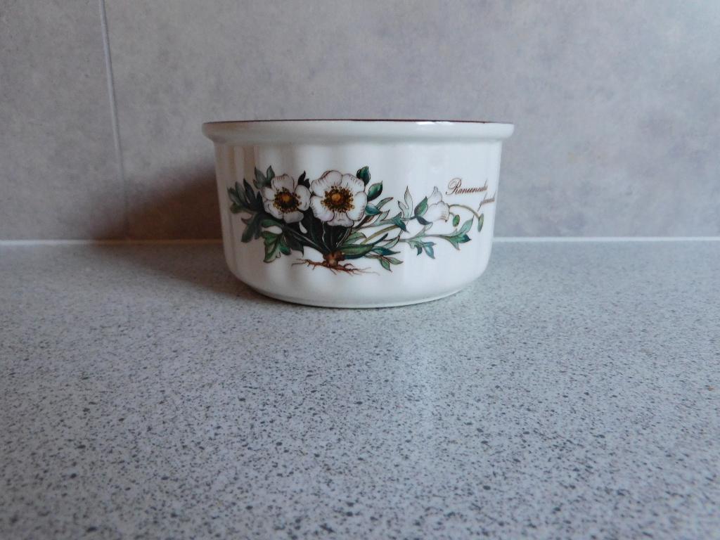Ovenschaal 13x7 cm. Ranunculus  Botanica Villeroy & Boch, Ophalen of Verzenden, Overige stijlen, Porselein, Schaal of Schalen