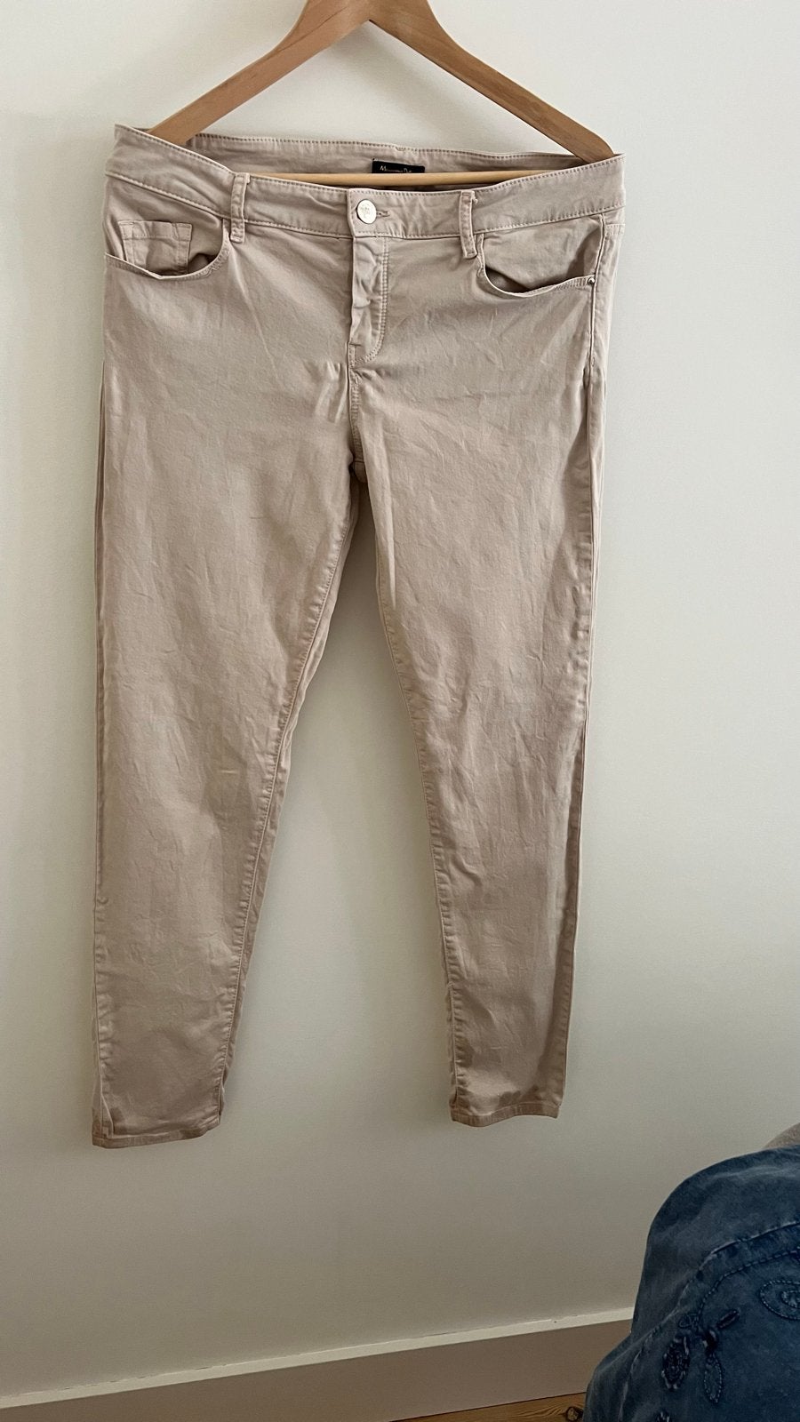 Massimo Dutti laagvallende skinny fit broek maat 42, Kleding | Dames, Ophalen, Gedragen, Maat 42/44 (L), Beige