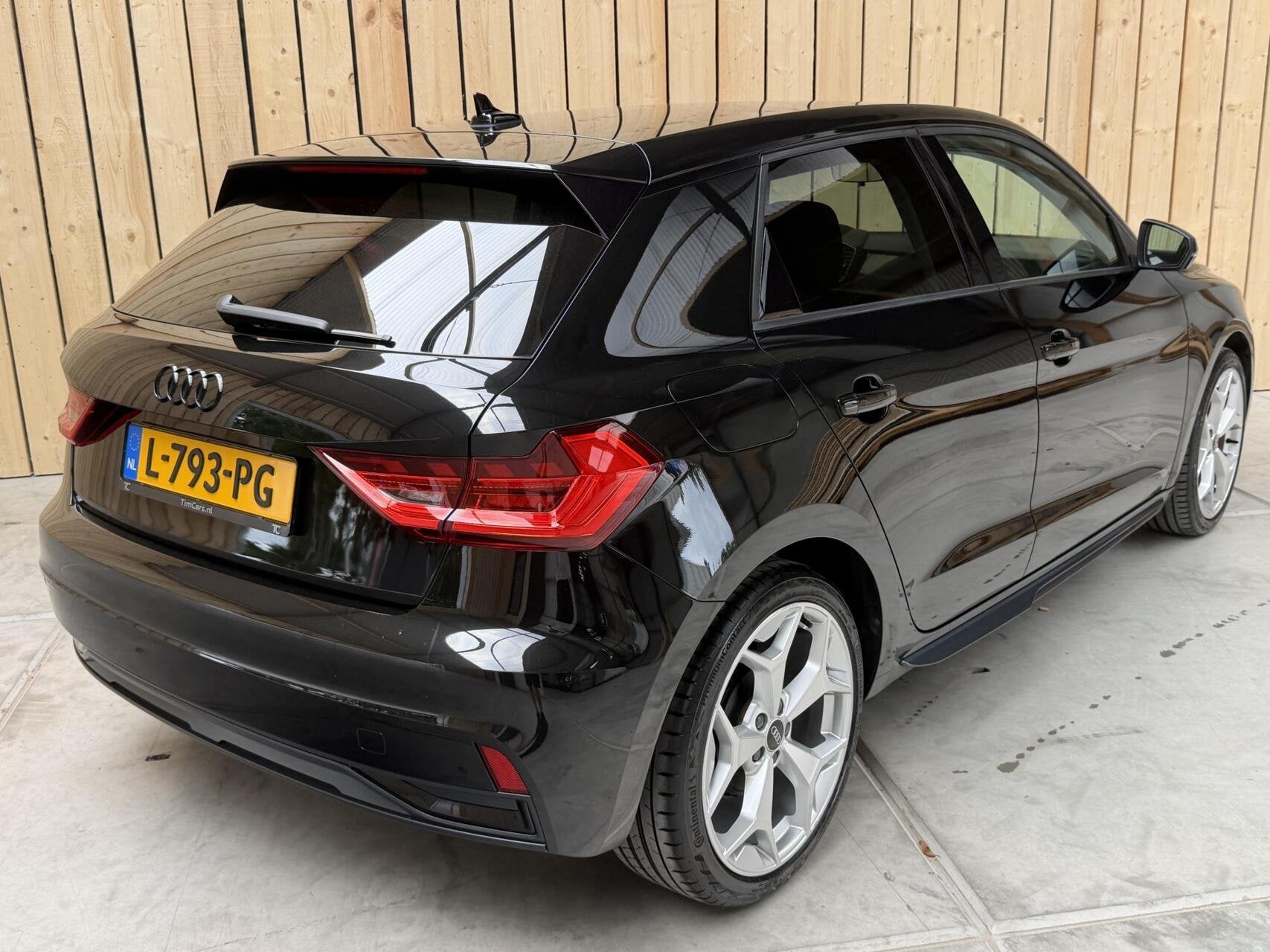 Audi A1 Sportback 25 TFSI epic Zwart optiek | Bang&olufsen A, Auto's, Voorwielaandrijving, Verwarmde buitenspiegels, Euro 6, 95 pk