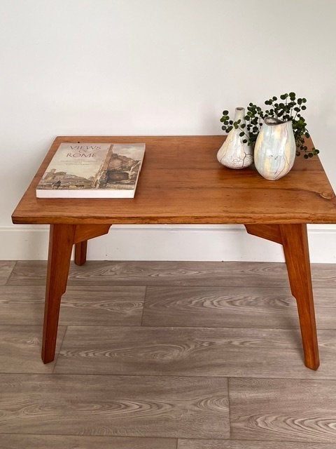 Houten Koffietafeltje Plantentafel, Huis en Inrichting, 50 tot 100 cm, Ophalen of Verzenden, Zo goed als nieuw, 25 tot 50 cm