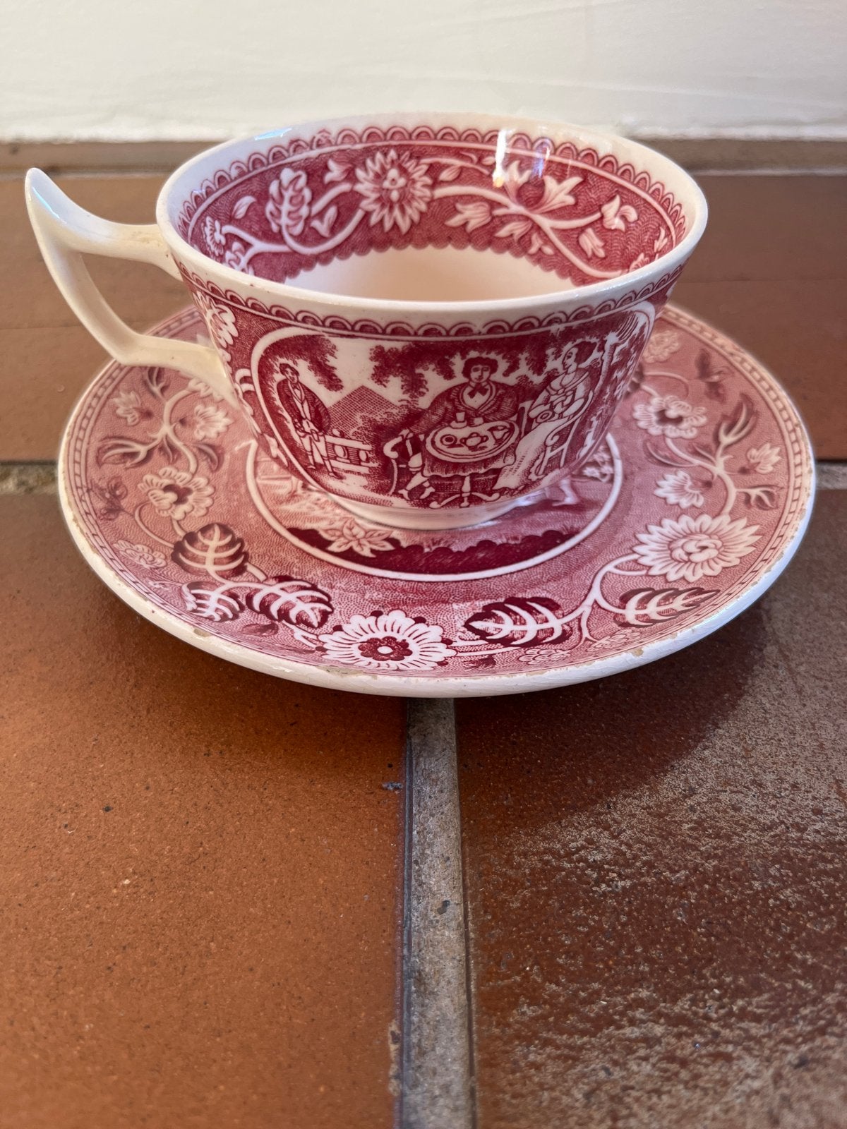 Antieke Societe Ceramique Kop en Schotel Rood Tea Drinker, Antiek en Kunst, Ophalen