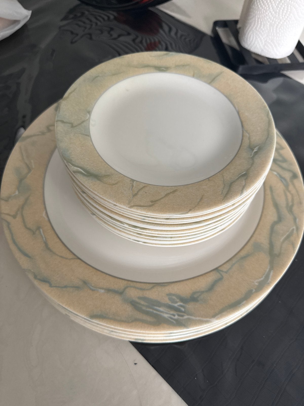 Servies: 20 borden met marmerlook, Ophalen, Gebruikt, Keramiek, Bord(en)