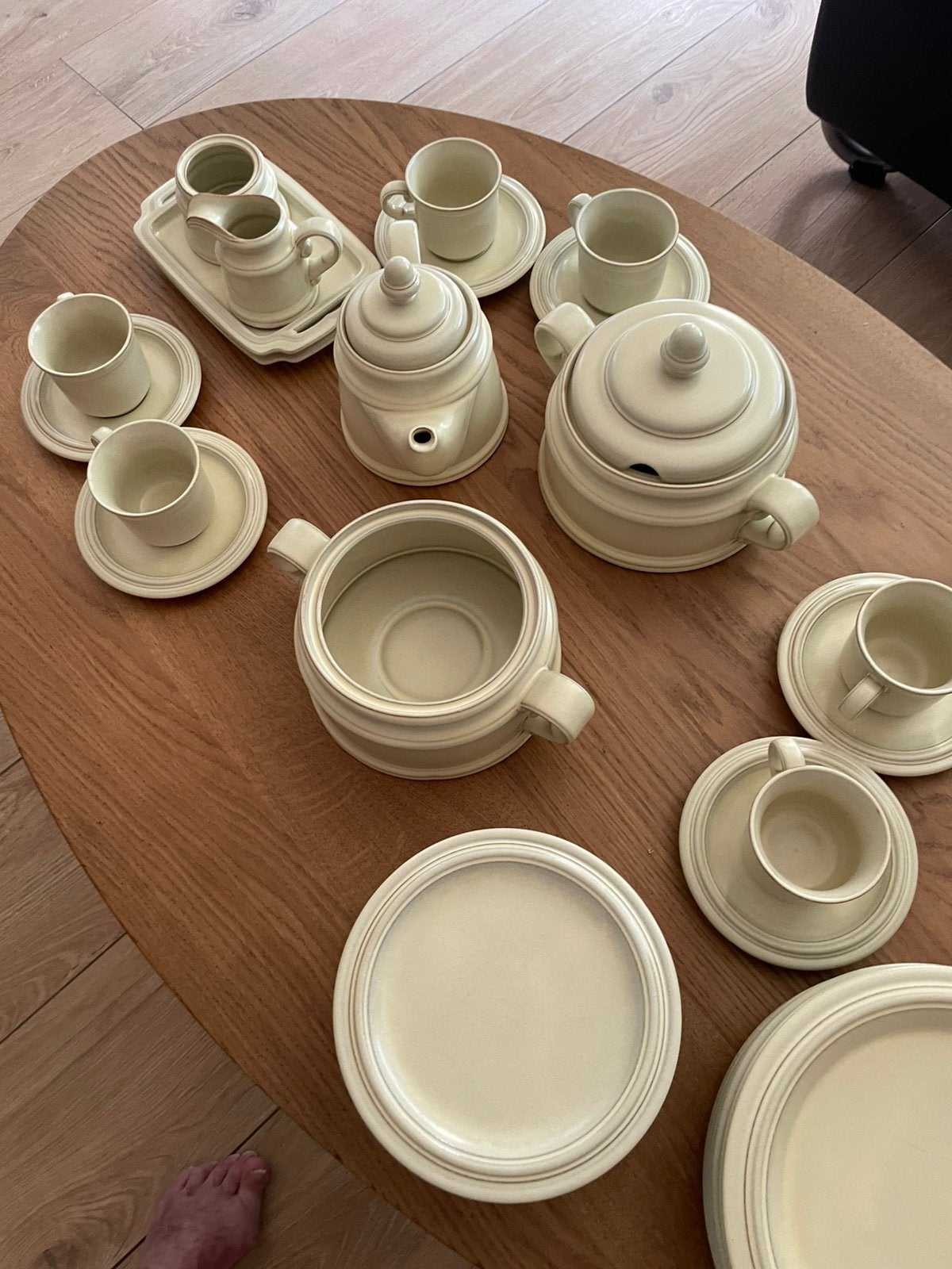 Mooi 6 persoons servies beige, Ophalen