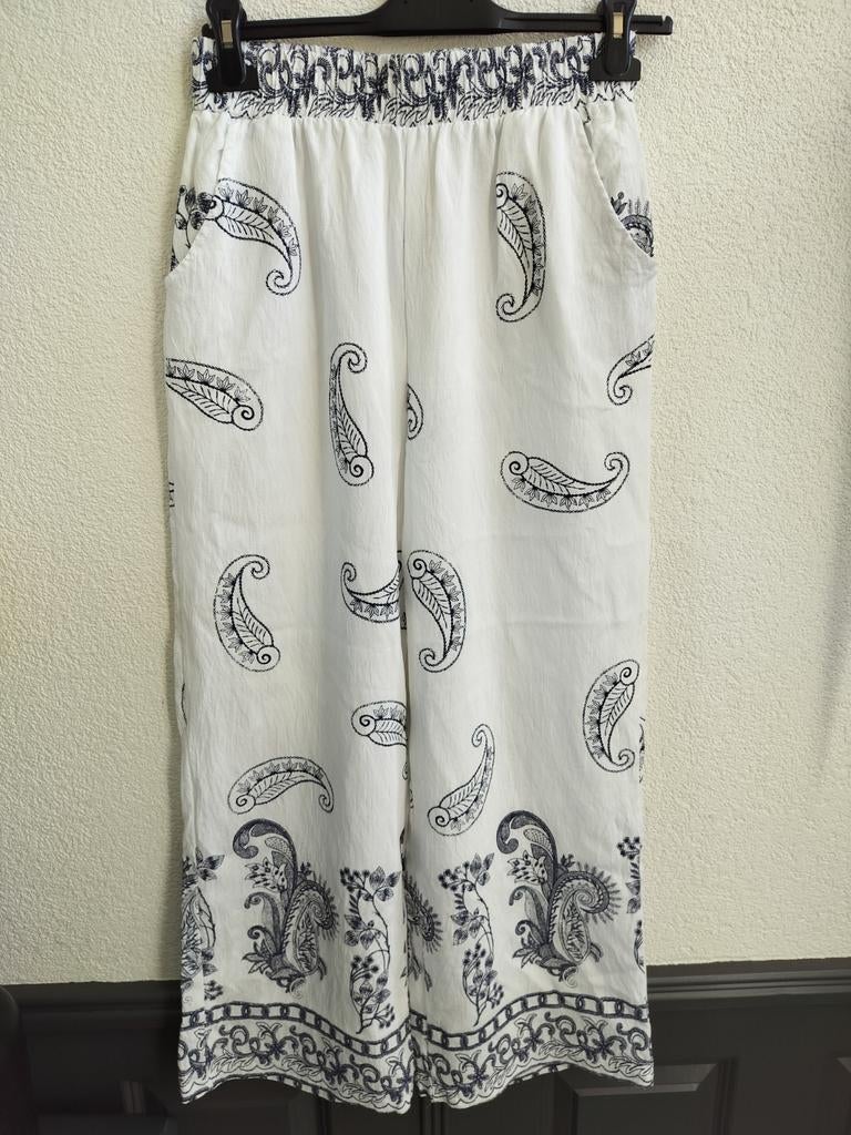 Aparte broek met paisley print - M/L, Kleding | Dames, Broeken en Pantalons, Maat 38/40 (M), Wit, Ophalen of Verzenden, Zo goed als nieuw