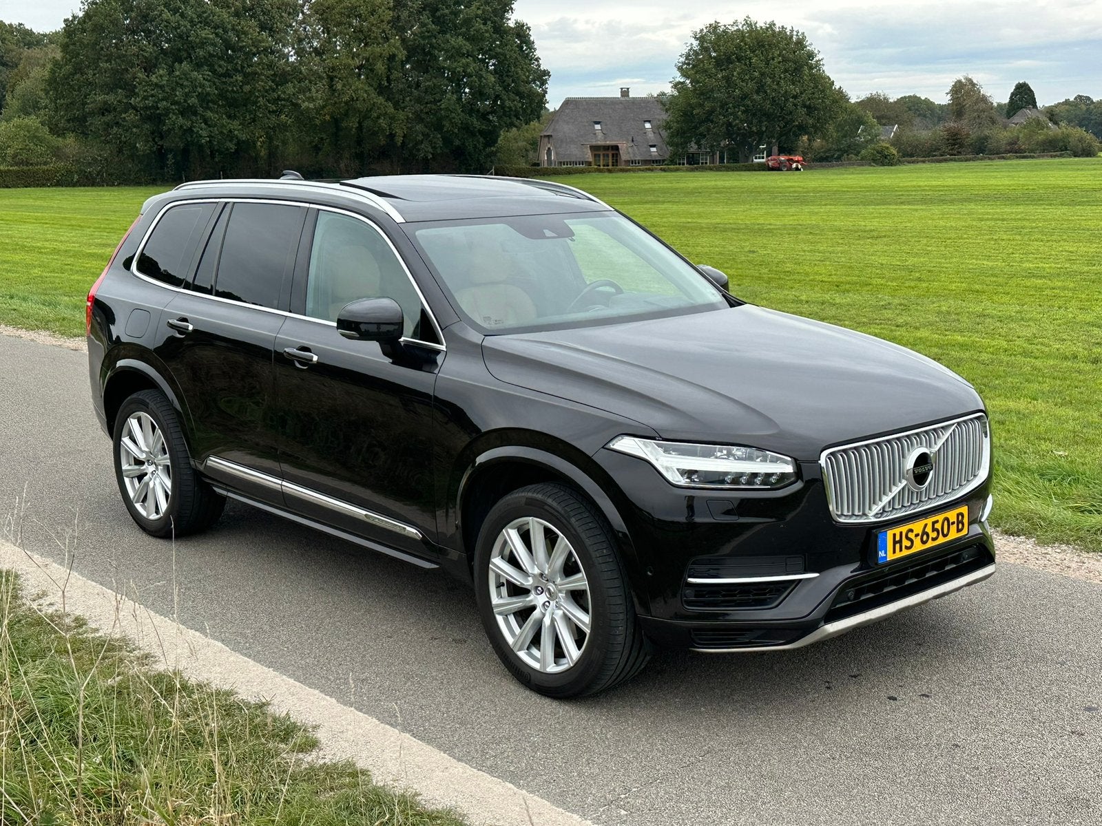 Volvo XC90 2.0 T8 AWD AUT. 7-P | INSCRIPTION | Pano | Trekh., Auto's, Volvo, Parkeerassistent, 1969 cc, 7 stoelen, Zwart