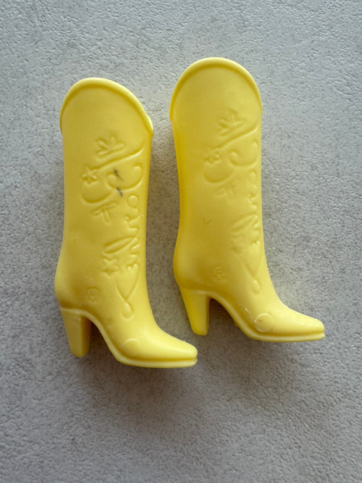 Barbie gele western laarzen jaren 90, Ophalen of Verzenden, Gebruikt, Accessoires