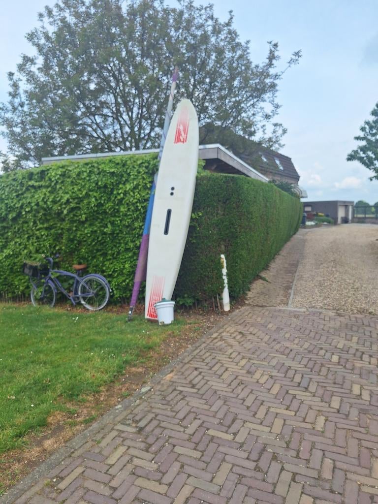 GRATIS Windsurfplank met mast en zeil, 300 cm of meer, Ophalen of Verzenden, Met vin(nen), Plank