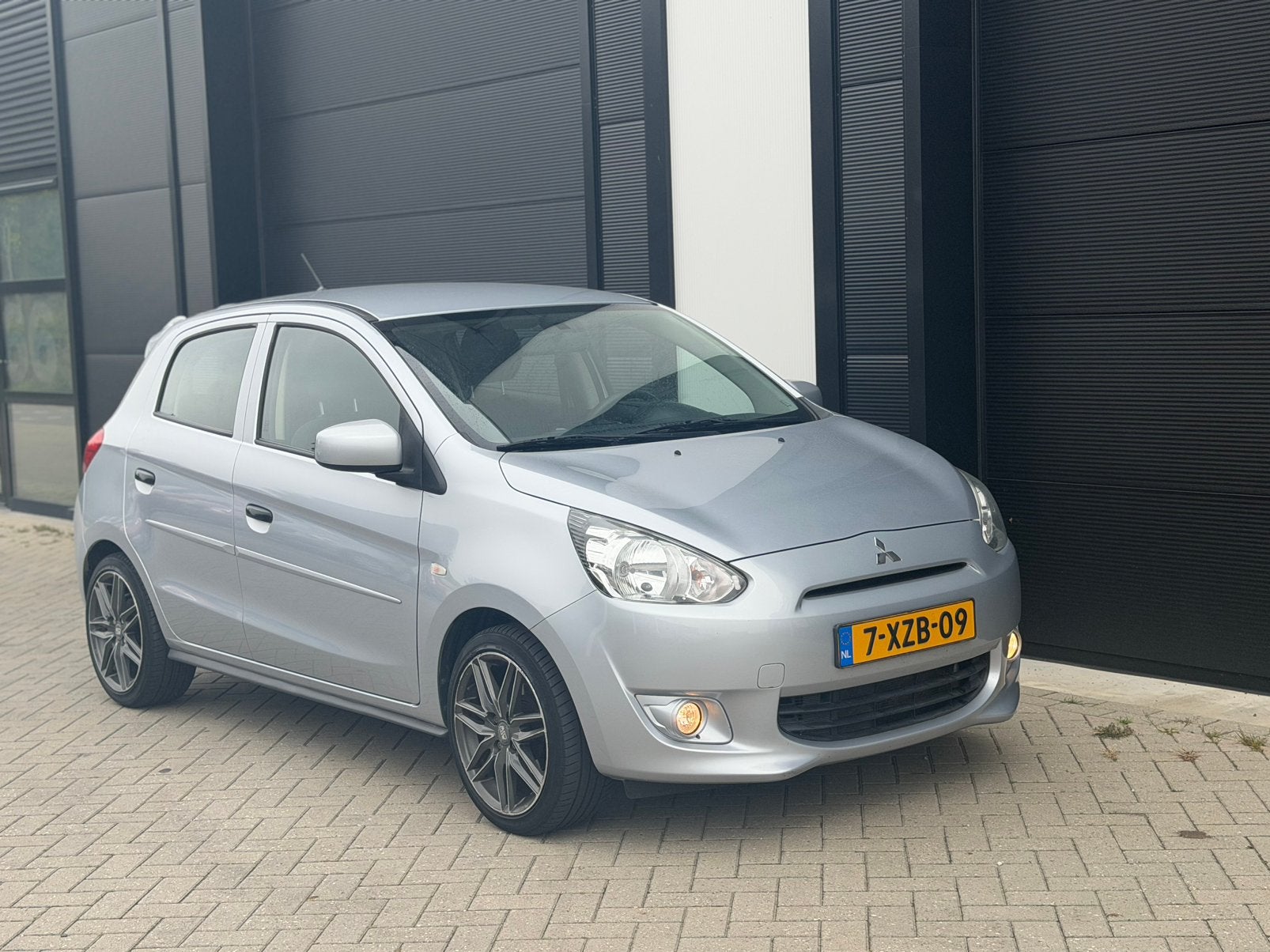 Mitsubishi Space Star 1.0 MPI 52KW 2014 Grijs lage km, Auto's, Voorwielaandrijving, Metallic lak, Origineel Nederlands, Bedrijf