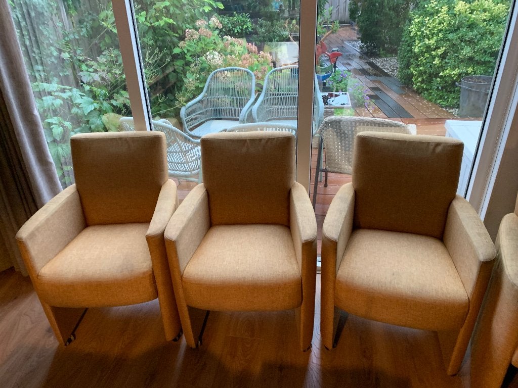 4 eetkamerstoelen op wieltjes gratis, Huis en Inrichting, Stoelen, Ophalen, Gebruikt, Overige kleuren, Vier