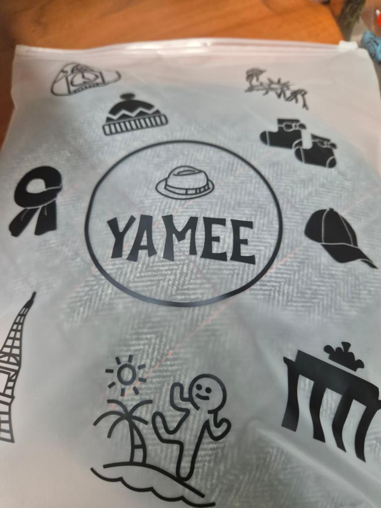 Yamee Pet - Stijlvolle Grijze Pet met Rood Patroon, Nieuw, Pet, Yamee, One size fits all