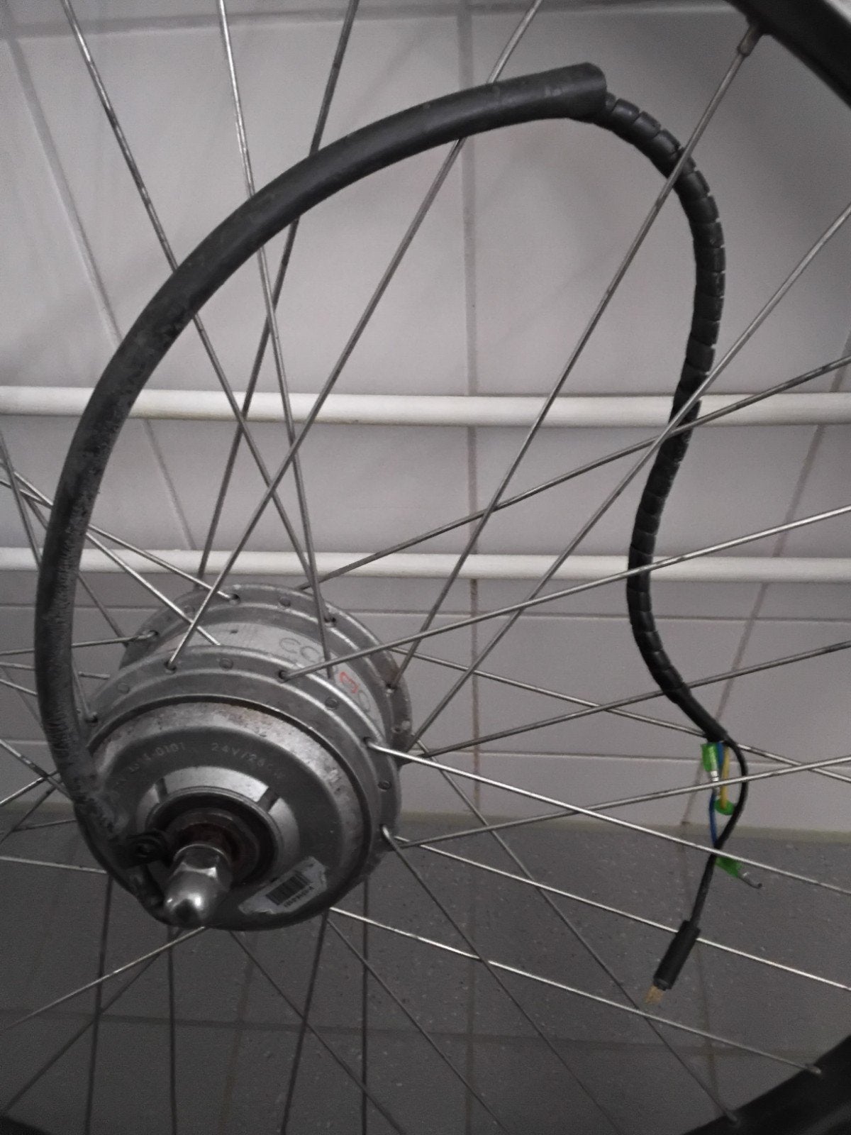 Voorwiel met motor 24v cortina ecomo elektrische fiets, Ophalen, Elektrische fiets, Frame