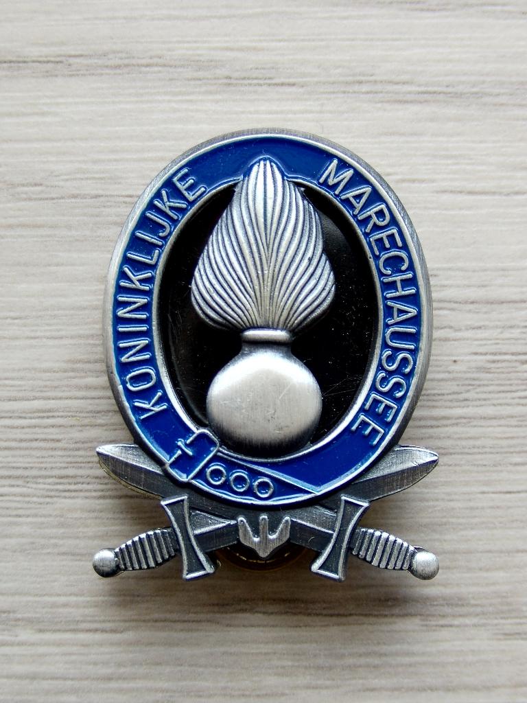 Metalen opsporingsbrevet Koninklijke Marechaussee, Verzenden, Marechaussee, Nederland, Embleem of Badge