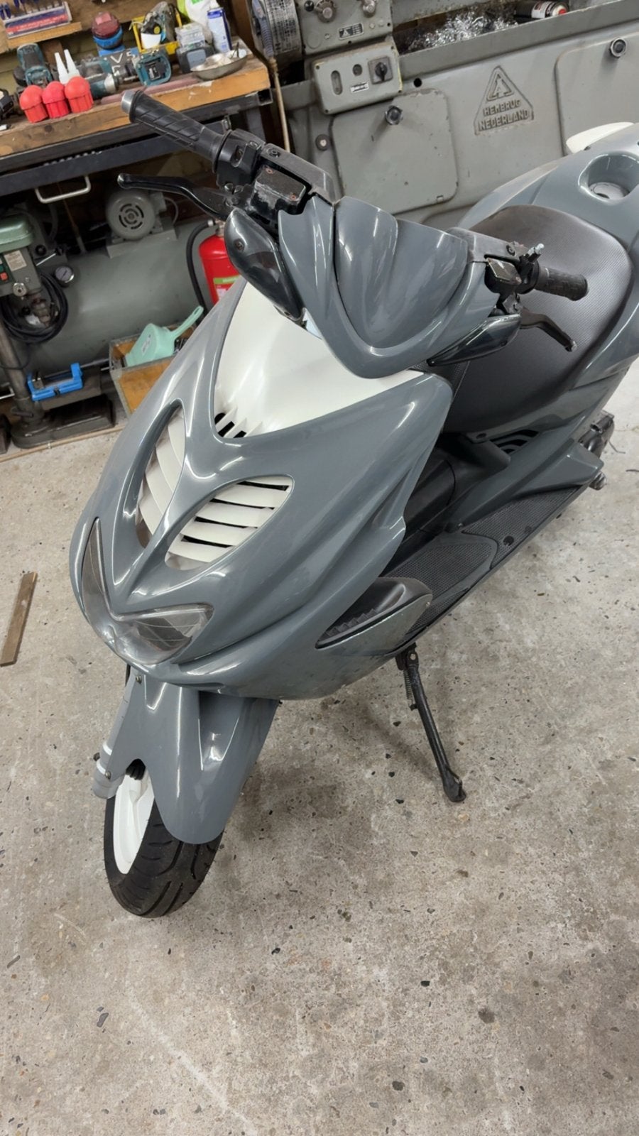 Yamaha Aerox 50cc uit 2011 - Gepowdercoat en Snel, Fietsen en Brommers, Ophalen, Tweetakt, Gebruikt, Aerox