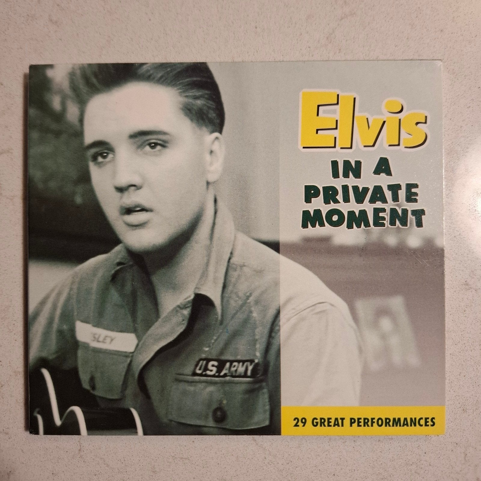 Elvis Presley - In A Private Moment CD (FTD, ZGAN), Pop, Ophalen of Verzenden, Zo goed als nieuw, Inclusief boekje