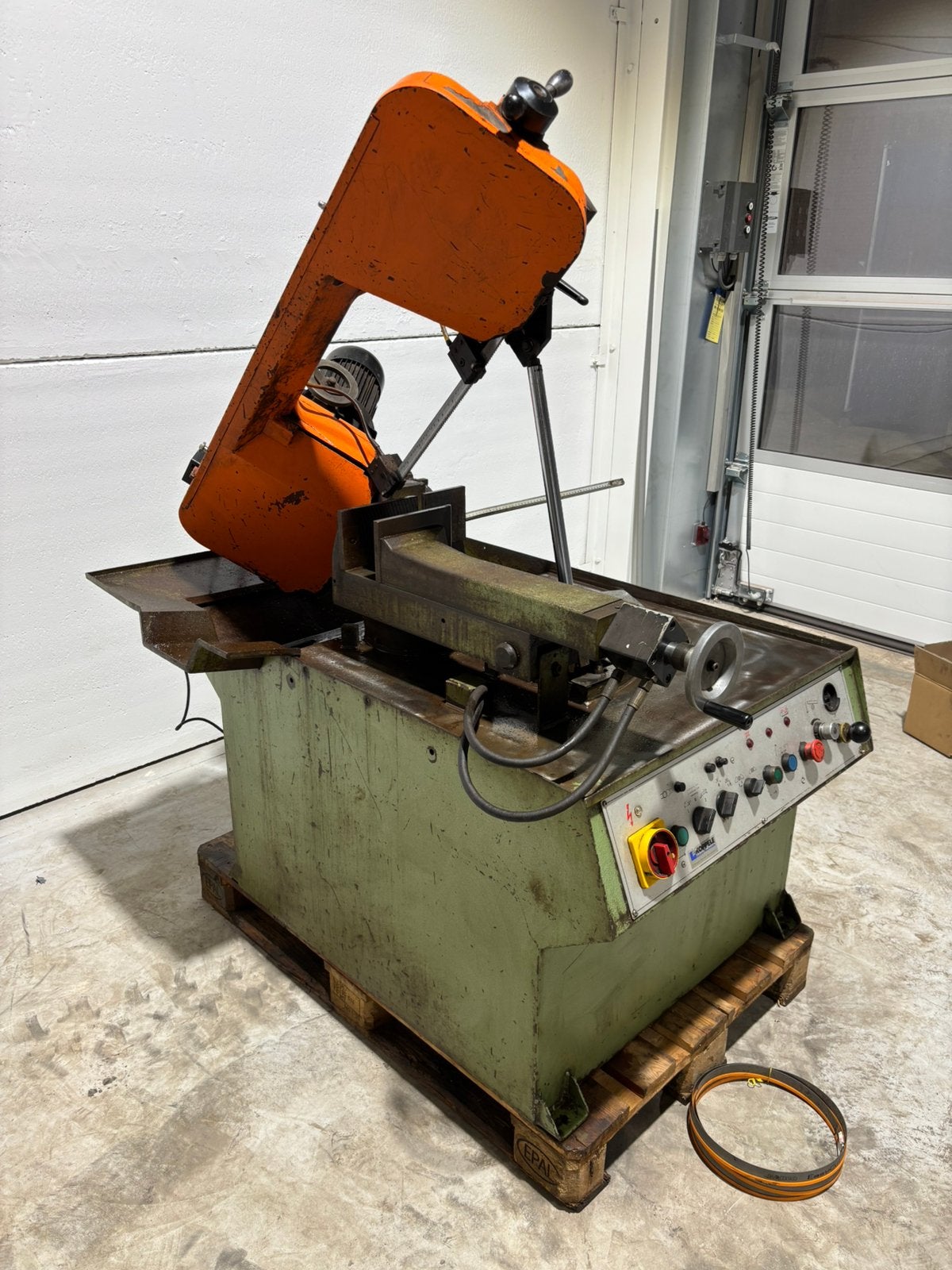 Bewo Mod 270 Half Automaat hydraulische Bandzaag Lintzaag, Ophalen, 70 mm of meer, Zo goed als nieuw, Lintzaag