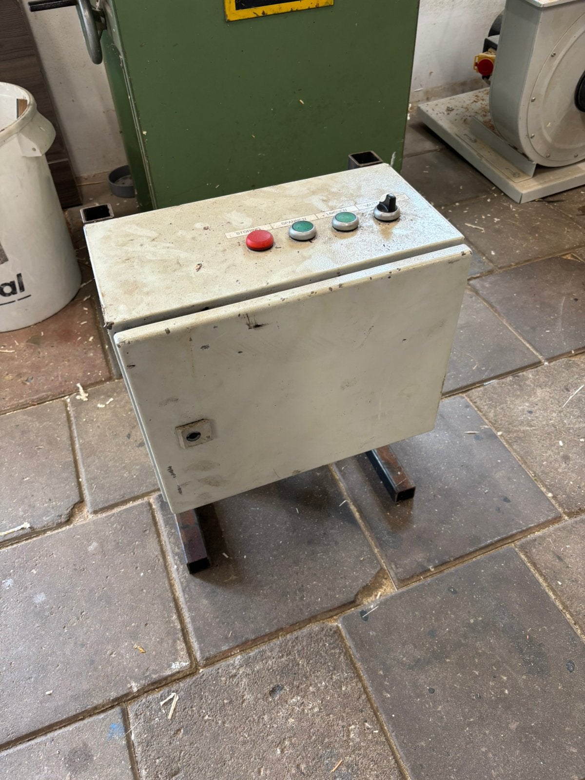 Elektrokast, Ophalen, Zo goed als nieuw