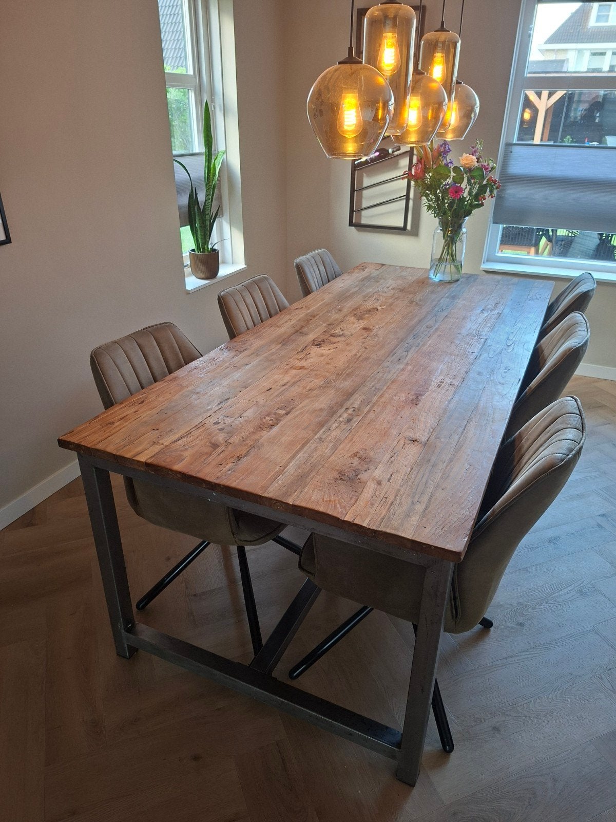 Industriële eettafel, Ophalen, Gebruikt, Industriël, 6 tot 8 stoelen