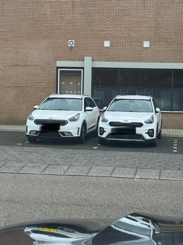 Foto 3 van Taxi huren/ Kia Niro huren/ verhuur/Taxichauffeur/Huren taxi