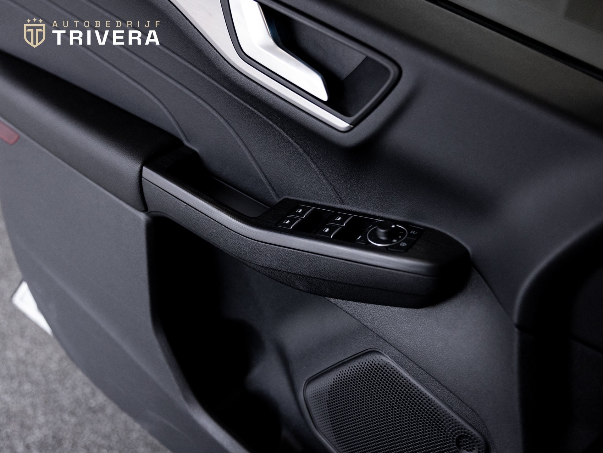 Foto 35 van Ford Kuga 2.5 PHEV Titanium l SoH 96% l CAM 360° l CARPLAY