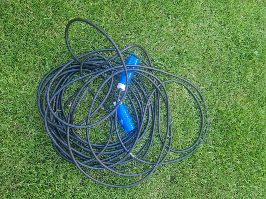 Verlengsnoer CEE Form 3x1,5 mm - 20 meter, Doe-het-zelf en Verbouw, Elektra en Kabels, Ophalen of Verzenden, Gebruikt, Kabel of Snoer