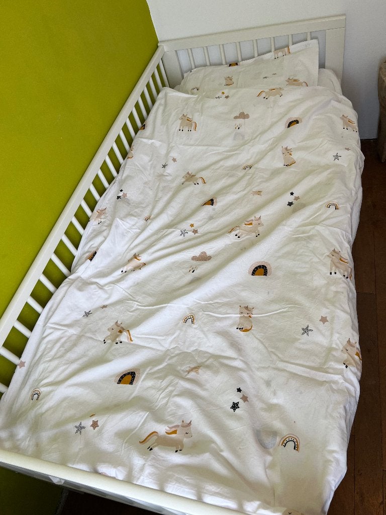 Kinderbed met matras en compleet beddengoed (160x70 cm), Kinderen en Baby's, 70 tot 85 cm, Zo goed als nieuw, 160 tot 180 cm, Ophalen