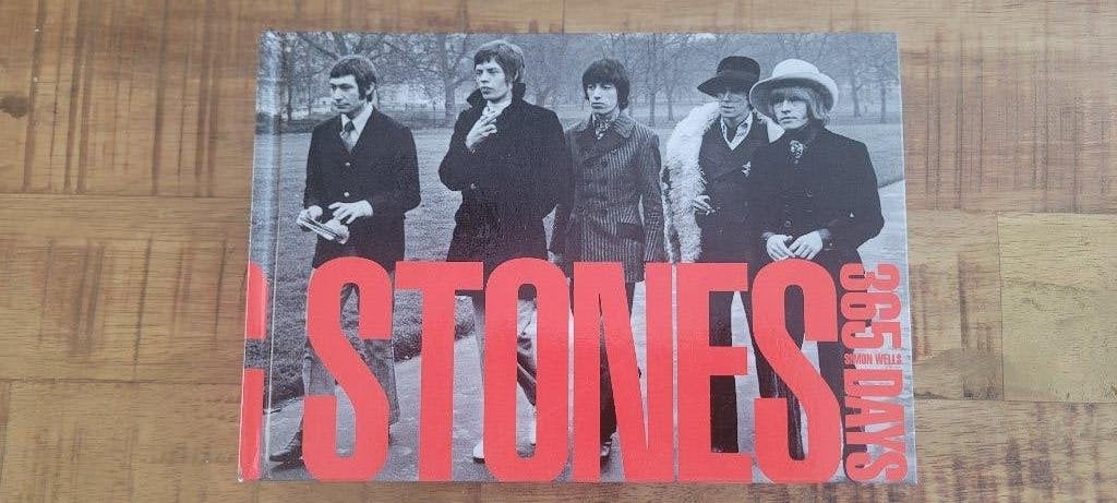The Rolling Stones 365 Days, Simon wells, Artiest, Ophalen of Verzenden, Zo goed als nieuw