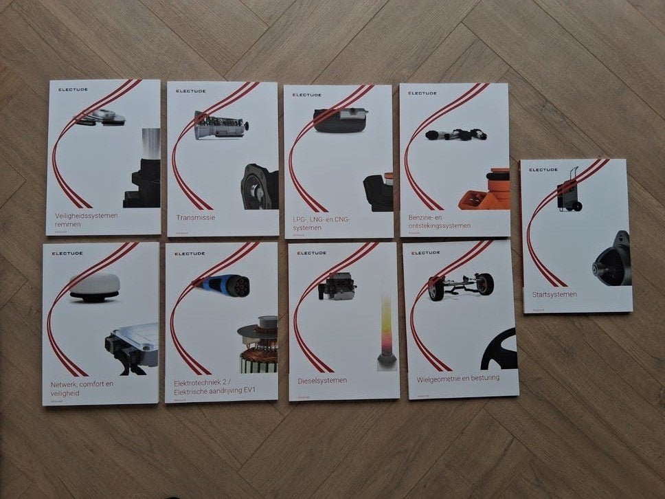 Pakket Electude Classroom Advanced leerjaar 2 autotechnicus, Ophalen of Verzenden, Nieuw, Boek, Overige typen