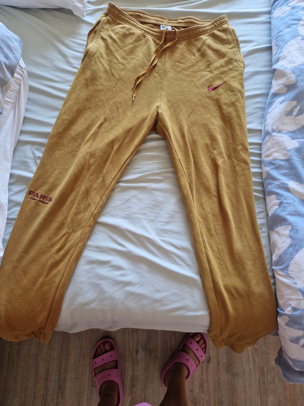 Nike (mosterd) geel joggingbroek (maat M), Ophalen of Verzenden, Zo goed als nieuw, Geel, Lang