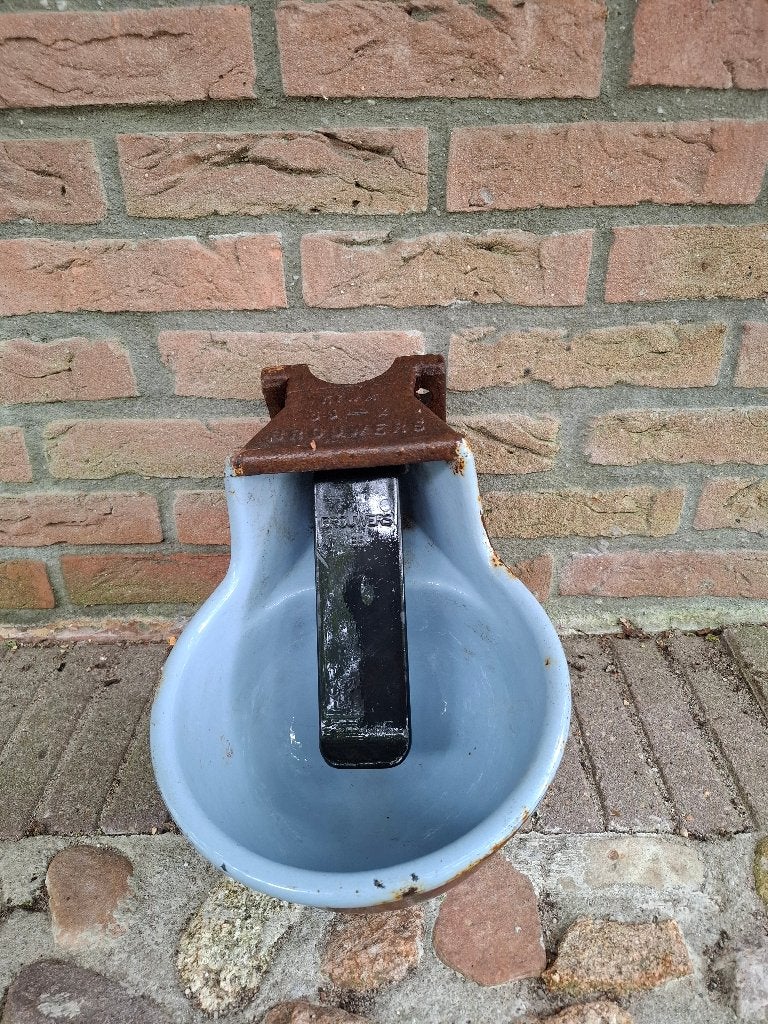 Zelfdrinker, geemailleerde gietzijzeren lepel-drinkbak, Ophalen of Verzenden, Gebruikt, Veelzijdigheid