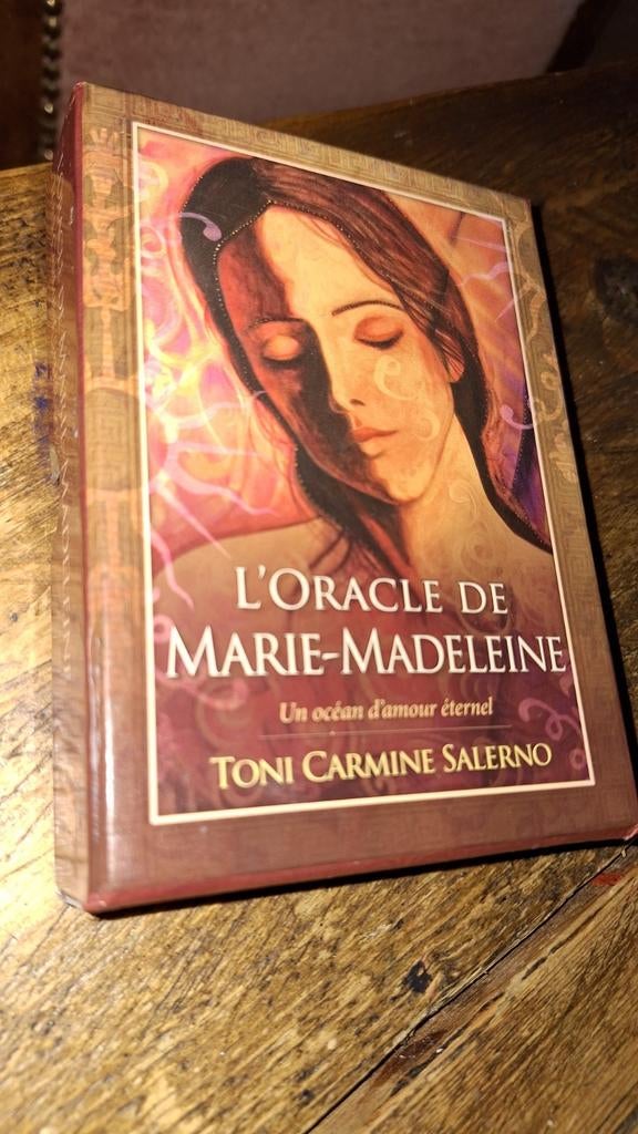 L'oracle de Marie-Madeleine - Franse uitvoering, Boeken, Ophalen of Verzenden, Gelezen, Tarot of Kaarten leggen, Overige typen