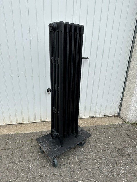 gietijzeren radiator vintage 5 zwart op vaste voetjes, Doe-het-zelf en Verbouw, Gebruikt, Radiator, Minder dan 60 cm, Ophalen of Verzenden