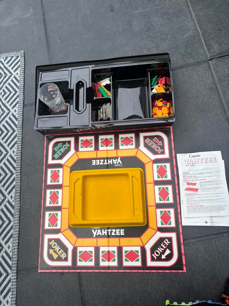 Een leuk spel yahtzee, Hobby en Vrije tijd, Gezelschapsspellen | Bordspellen, Ophalen of Verzenden, Zo goed als nieuw