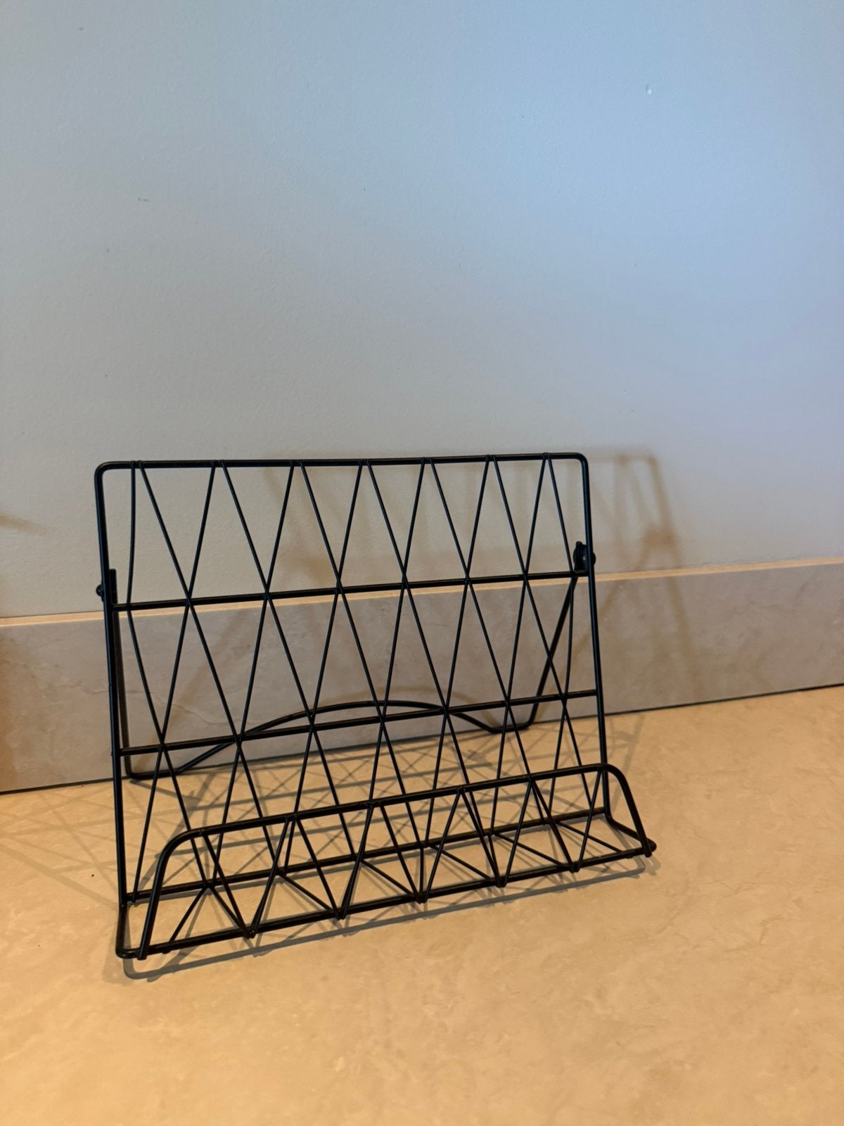 Zwart metalen boekenhouder, sissyboy, Huis en Inrichting, Ophalen, Metaal, Modern, Overige typen