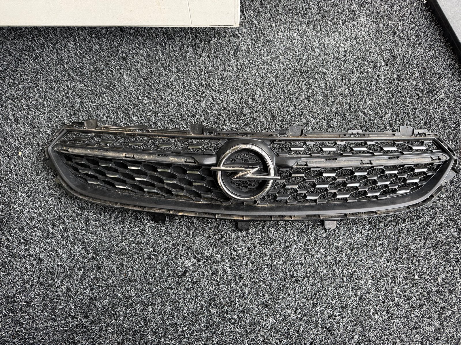 Opel Crosa F Grille, Gebruikt, Voor, Opel, Ophalen of Verzenden