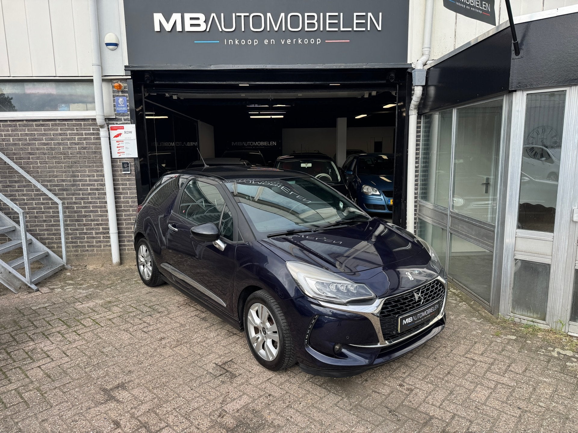 DS 3 1.2 PureTech So Chic/Apk/Clima/Camera/Nap/Vol Opties!, Auto's, Voorwielaandrijving, Euro 6, Blauw, 23 km/l