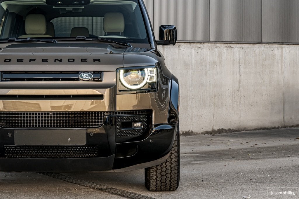 Land Rover Defender 110 3.0 P400 (400PK) MillTek, Urban-look, Auto's, Land Rover, Automaat, Automatische klimaatregeling, Gebruikt