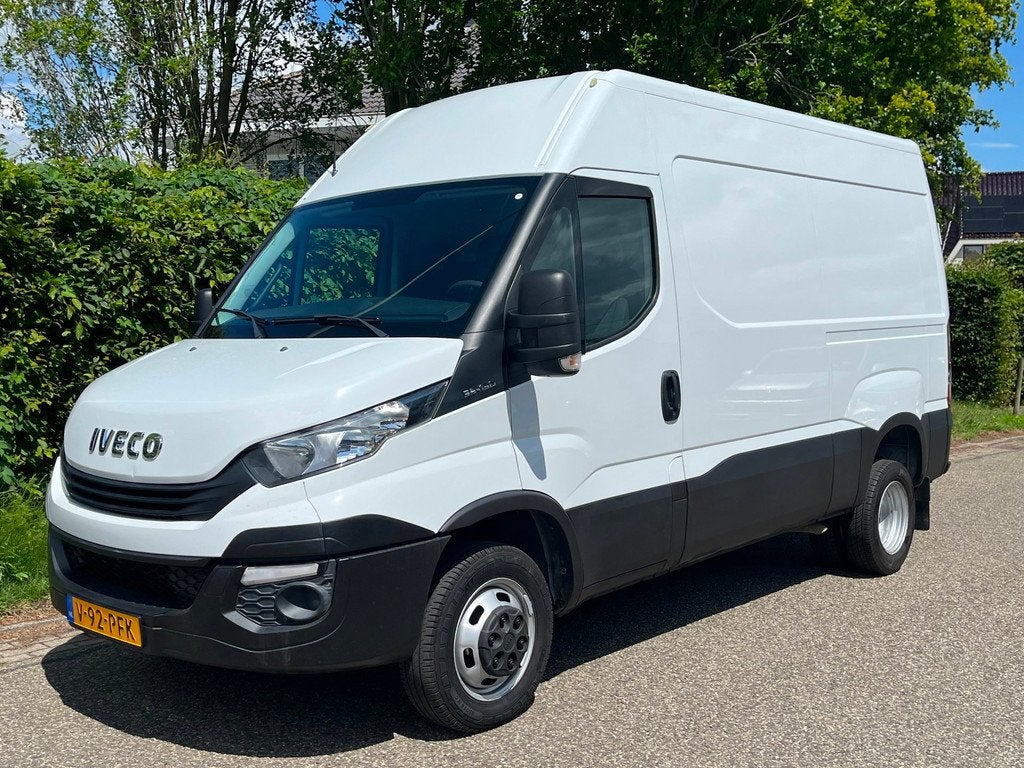 Iveco Daily 35C15 3.0 L2H2 | Airco | Cruise 3500 kg Trekgewi, Gebruikt, 4 cilinders, Wit, Electronic Stability Program (ESP)