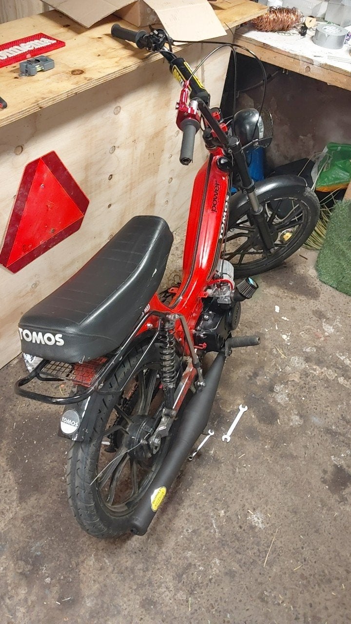 Tomos brommer - Goed onderhouden en betrouwbaar, Ophalen of Verzenden, Gebruikt, Maximaal 45 km/u, Overige modellen