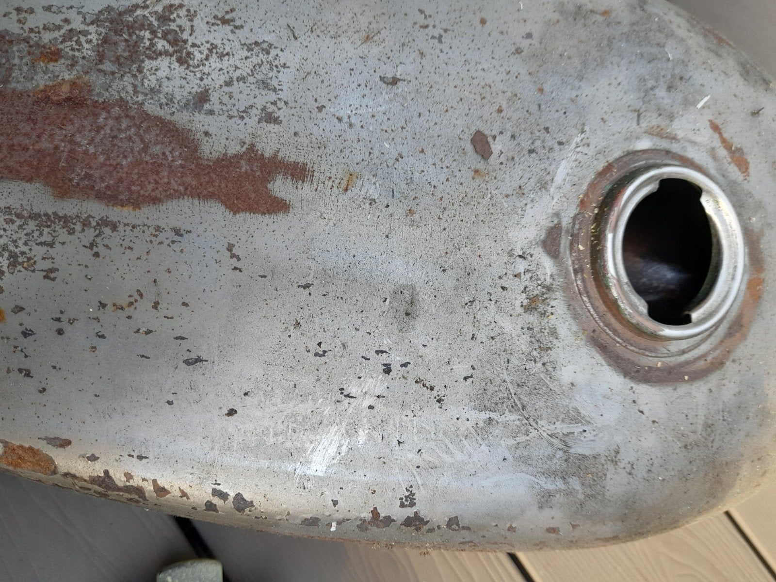 Roestige motorfiets brandstoftank, Ophalen, Gebruikt, Tank