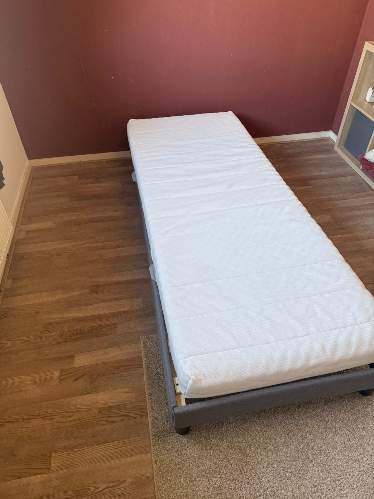 Ikea Afjall 80x200 + VidaXL boxframe, Huis en Inrichting, Slaapkamer | Bedden, Nieuw, Eenpersoons, 80 cm, 200 cm, Hout, Grijs