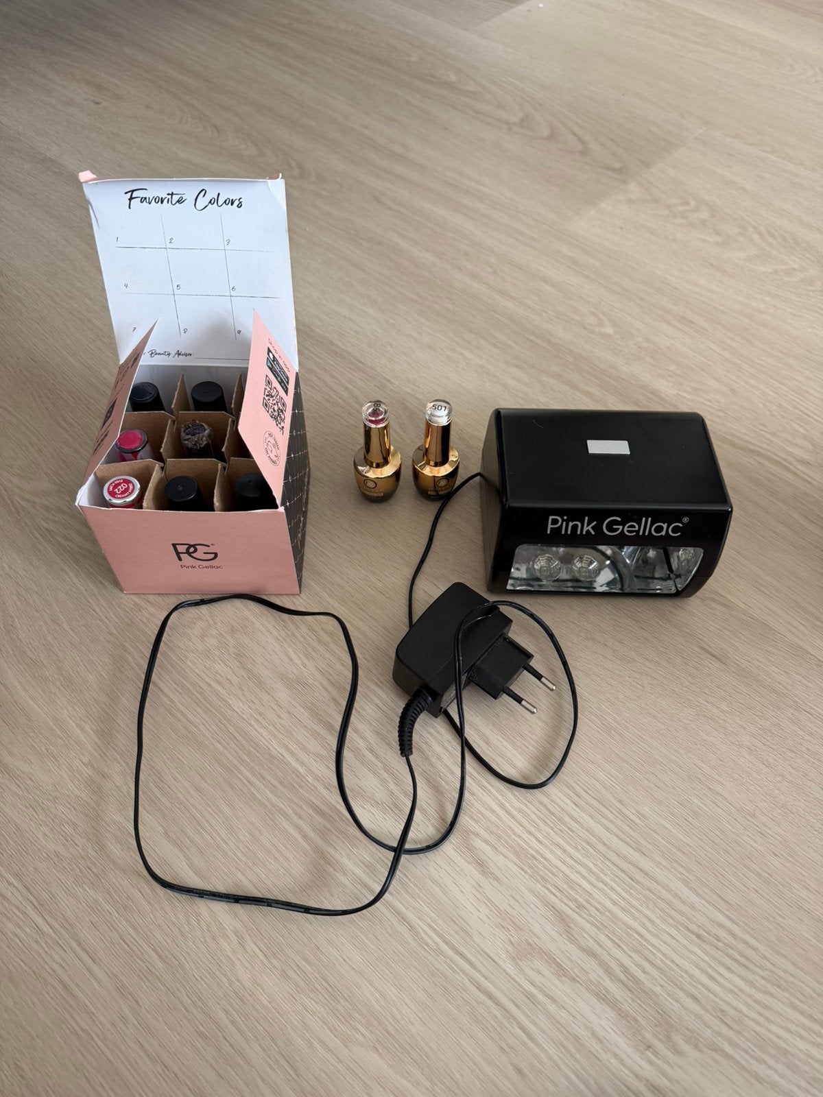 Pink gellac gel lamp met nagellak, Sieraden, Tassen en Uiterlijk, Zwart, Ophalen of Verzenden, Zo goed als nieuw, Handen en Nagels