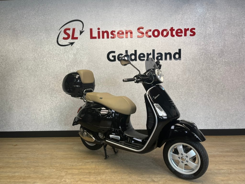 Vespa GTS 250cc i.e. Zwart 2016, 250 cc, Scooter, Occasion, Particulier